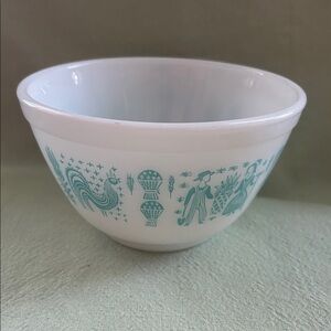 Vintage Pyrex Bowl Amish Butterprint 1.5 pint EUC blue and white butter print